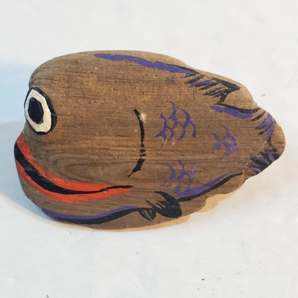 Vintage Hand Painted Driftwood Wood Fish Grouper Primitive Rustic Pin Brooch